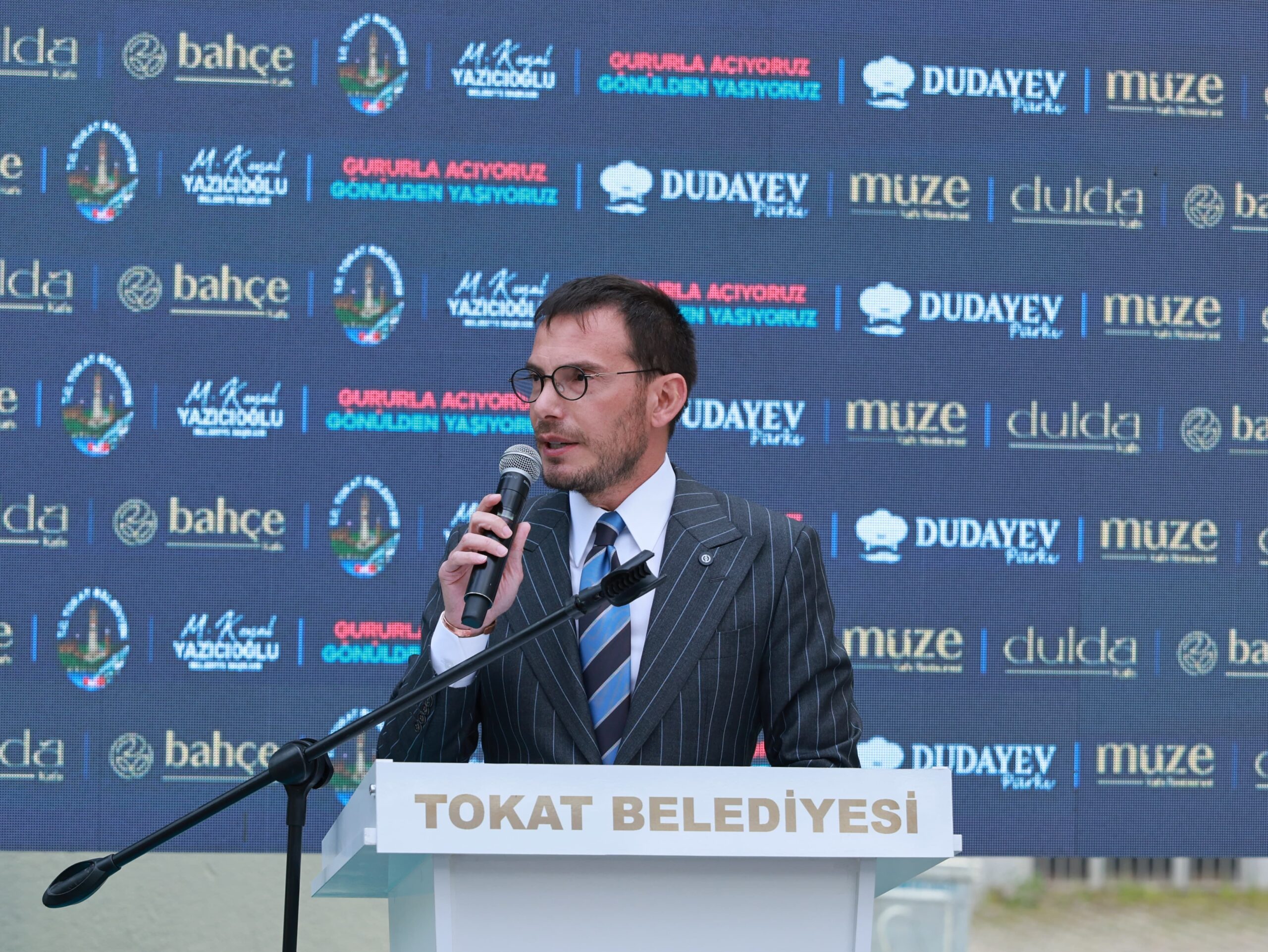 TOKAT’TA 1 GÜNDE 4 AÇILIŞ: DUDAYEV PARKI VE KAFELER HİZMETE AÇILDI